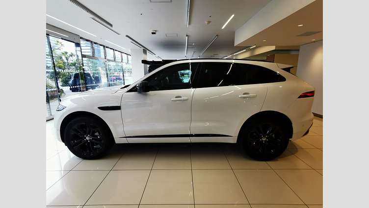 2024 認定中古車 Jaguar F-Pace オストゥーニパールホワイト D204 AWD（オートマチック）MHEV R-DYNAMIC SE