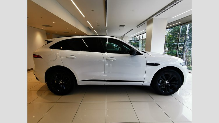 2024 認定中古車 Jaguar F-Pace オストゥーニパールホワイト D204 AWD（オートマチック）MHEV R-DYNAMIC SE