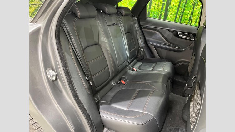 2016 認定中古車 Jaguar F-Pace Yulong White 4WD プレステージ