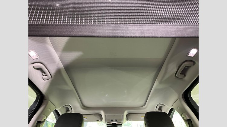 2016 認定中古車 Jaguar F-Pace Yulong White 4WD プレステージ