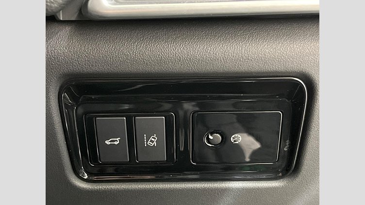 2016 認定中古車 Jaguar F-Pace Yulong White 4WD プレステージ