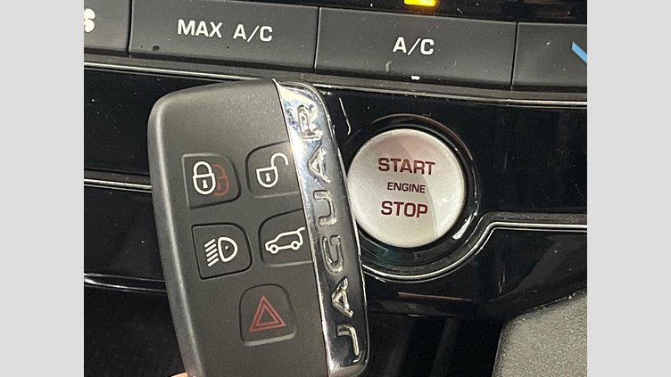 2016 認定中古車 Jaguar F-Pace Yulong White 4WD プレステージ