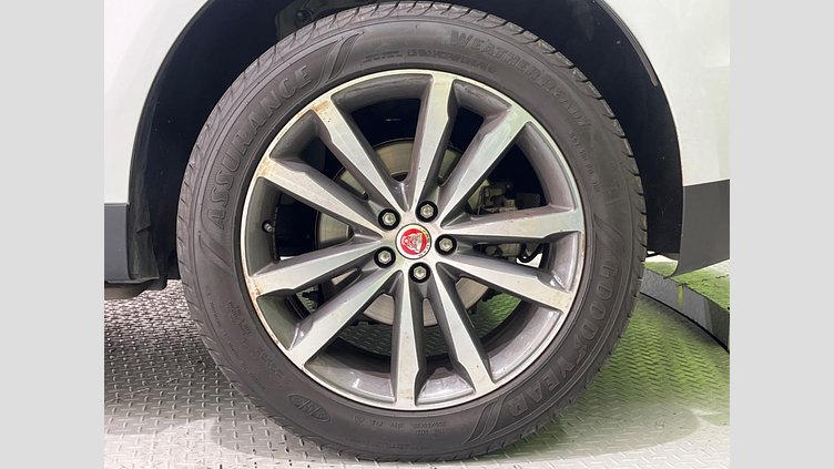 2016 認定中古車 Jaguar F-Pace Yulong White 4WD プレステージ