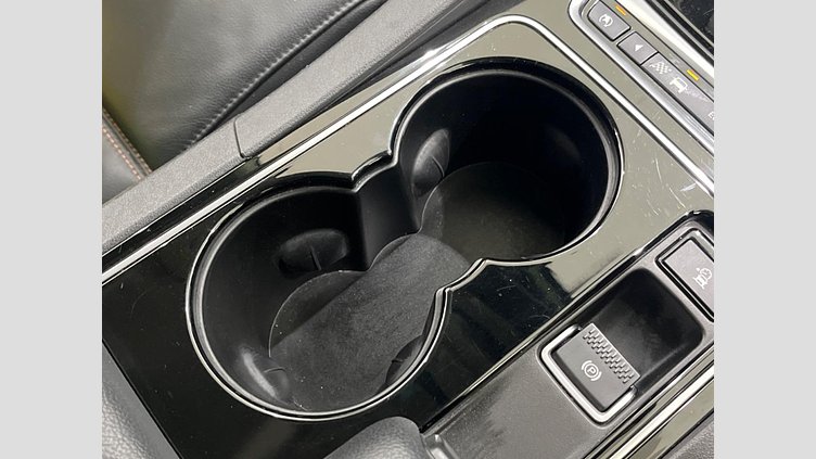 2016 認定中古車 Jaguar F-Pace Yulong White 4WD プレステージ