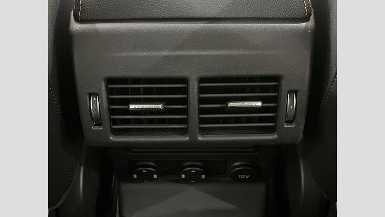 2016 認定中古車 Jaguar F-Pace Yulong White 4WD プレステージ