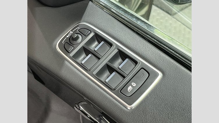 2016 認定中古車 Jaguar F-Pace Yulong White 4WD プレステージ