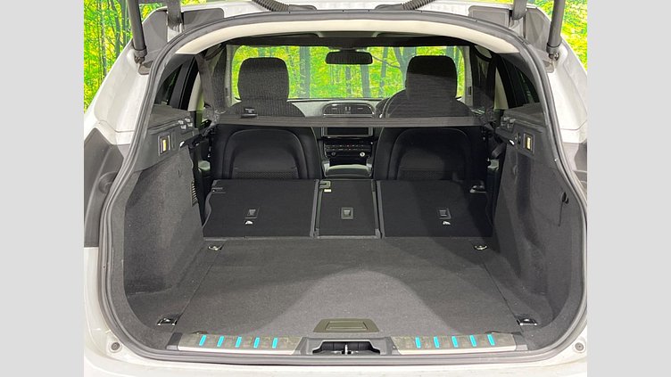 2016 認定中古車 Jaguar F-Pace Yulong White 4WD プレステージ