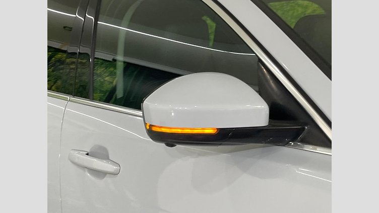 2016 認定中古車 Jaguar F-Pace Yulong White 4WD プレステージ