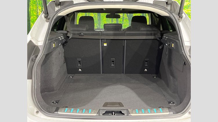 2016 認定中古車 Jaguar F-Pace Yulong White 4WD プレステージ