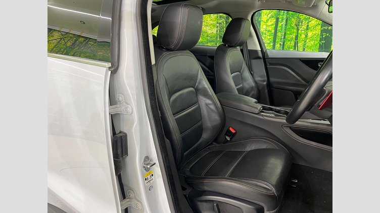 2016 認定中古車 Jaguar F-Pace Yulong White 4WD プレステージ