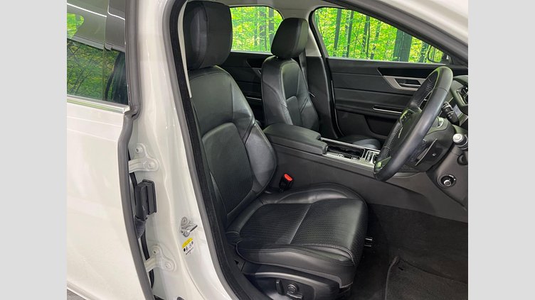 2018 認定中古車 Jaguar XF Fuji White , プレステージ