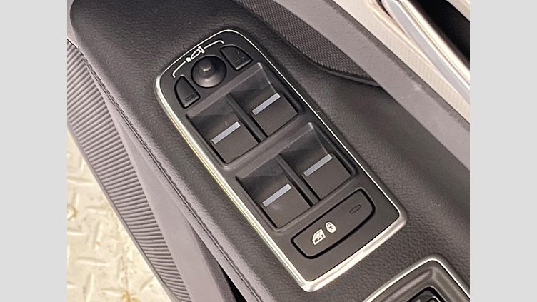 2018 認定中古車 Jaguar XF Fuji White , プレステージ