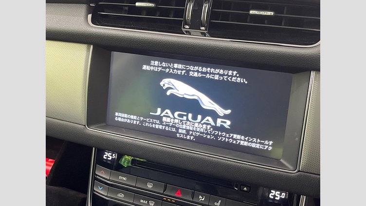 2018 認定中古車 Jaguar XF Fuji White , プレステージ
