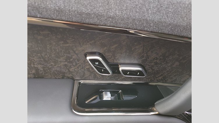 2023 認定中古車 Land Rover Range Rover Sport ヴァレジネブルー 3.0リッター6気筒400PSターボチャージドガソリンMHEV（オートマチック） FIRST EDITION