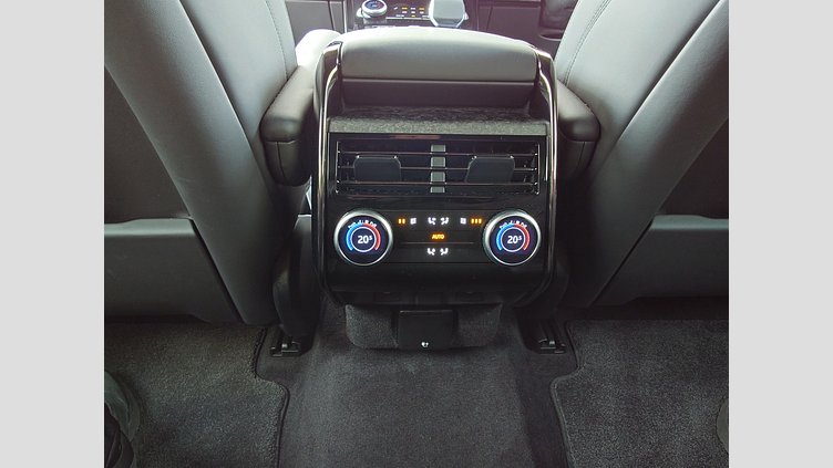 2023 認定中古車 Land Rover Range Rover Sport ヴァレジネブルー 3.0リッター6気筒400PSターボチャージドガソリンMHEV（オートマチック） FIRST EDITION