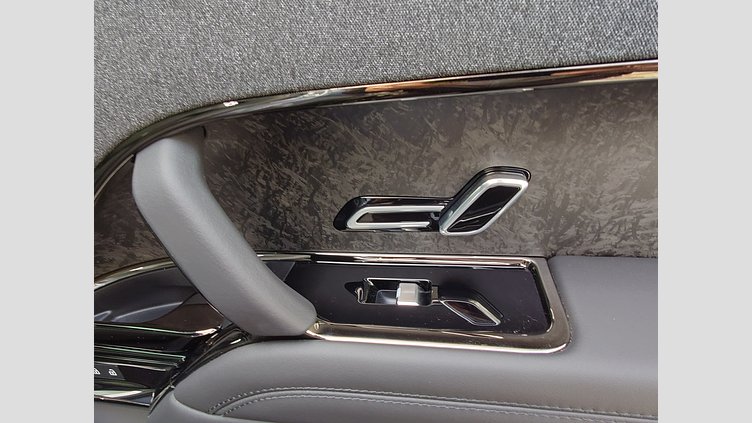 2023 認定中古車 Land Rover Range Rover Sport ヴァレジネブルー 3.0リッター6気筒400PSターボチャージドガソリンMHEV（オートマチック） FIRST EDITION