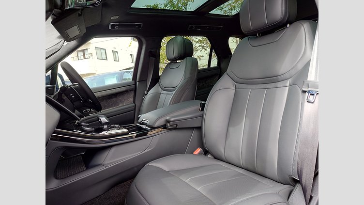 2023 認定中古車 Land Rover Range Rover Sport ヴァレジネブルー 3.0リッター6気筒400PSターボチャージドガソリンMHEV（オートマチック） FIRST EDITION