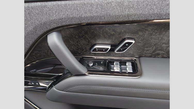 2023 認定中古車 Land Rover Range Rover Sport ヴァレジネブルー 3.0リッター6気筒400PSターボチャージドガソリンMHEV（オートマチック） FIRST EDITION