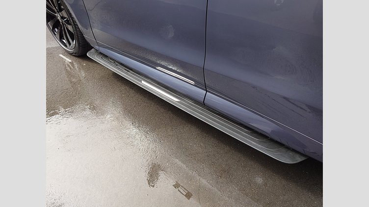 2023 認定中古車 Land Rover Range Rover Sport ヴァレジネブルー 3.0リッター6気筒400PSターボチャージドガソリンMHEV（オートマチック） FIRST EDITION