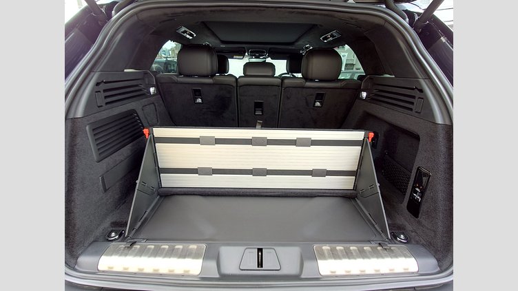 2023 認定中古車 Land Rover Range Rover Sport ヴァレジネブルー 3.0リッター6気筒400PSターボチャージドガソリンMHEV（オートマチック） FIRST EDITION