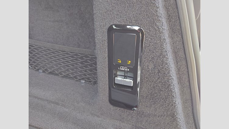 2023 認定中古車 Land Rover Range Rover Sport ヴァレジネブルー 3.0リッター6気筒400PSターボチャージドガソリンMHEV（オートマチック） FIRST EDITION