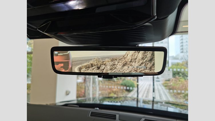 2025 認定中古車 Land Rover Range Rover Sport サントリーニブラック P550eプラグインハイブリッド（ガソリン） スタンダードホイールベース Dynamic SE