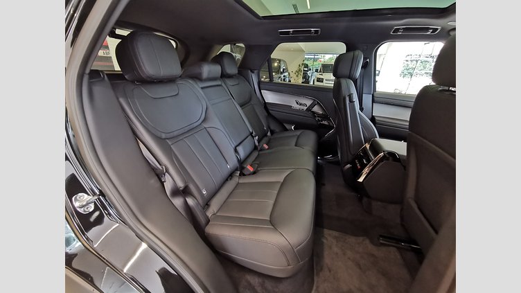 2025 認定中古車 Land Rover Range Rover Sport サントリーニブラック P550eプラグインハイブリッド（ガソリン） スタンダードホイールベース Dynamic SE