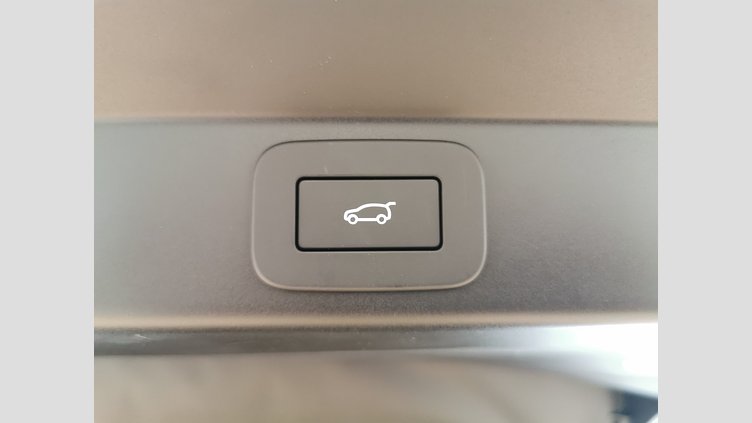 2025 認定中古車 Land Rover Range Rover Sport サントリーニブラック P550eプラグインハイブリッド（ガソリン） スタンダードホイールベース Dynamic SE