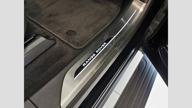 2025 認定中古車 Land Rover Range Rover Sport サントリーニブラック P550eプラグインハイブリッド（ガソリン） スタンダードホイールベース Dynamic SE