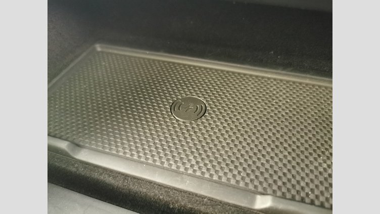 2025 認定中古車 Land Rover Range Rover Sport サントリーニブラック P550eプラグインハイブリッド（ガソリン） スタンダードホイールベース Dynamic SE