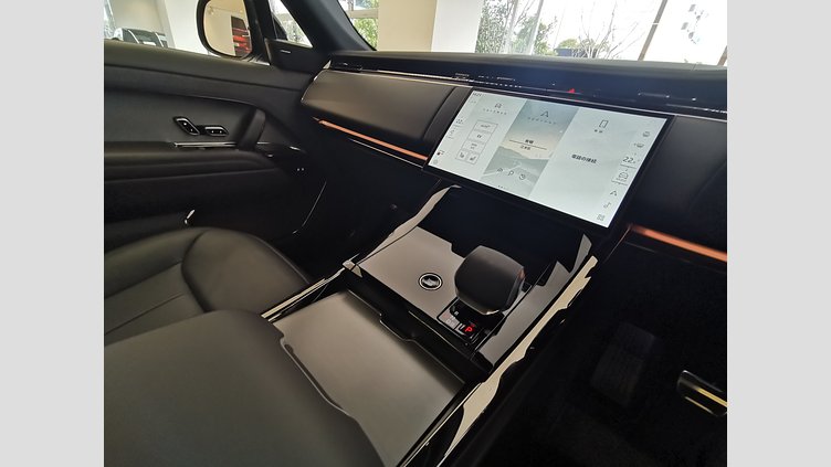 2025 認定中古車 Land Rover Range Rover Sport サントリーニブラック P550eプラグインハイブリッド（ガソリン） スタンダードホイールベース Dynamic SE