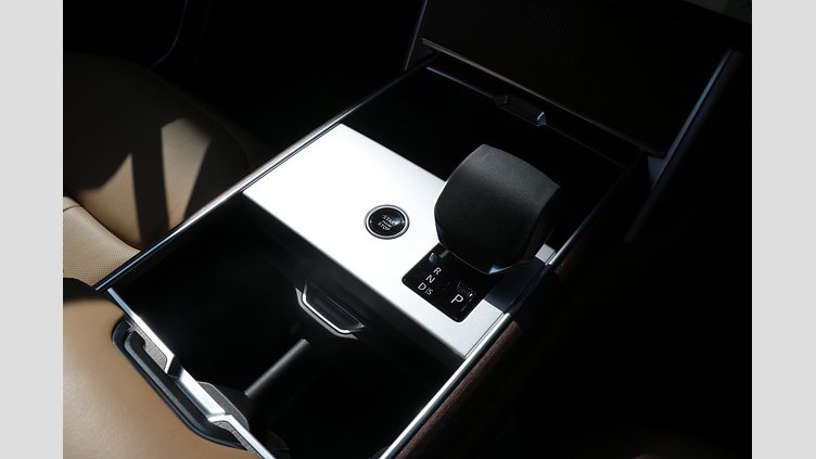 2025 認定中古車 Land Rover Range Rover ブリティッシュレーシンググリーン D350 AWD MHEV（AT） スタンダードホイールベース Autobiography