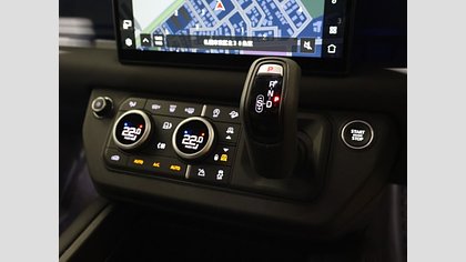 Defender 130 26