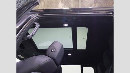 Defender 130 9