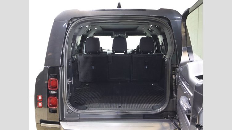 2024 認定中古車 Land Rover Defender 130 カルパチアングレイ D350 ディーゼルマイルドハイブリッド Outbound