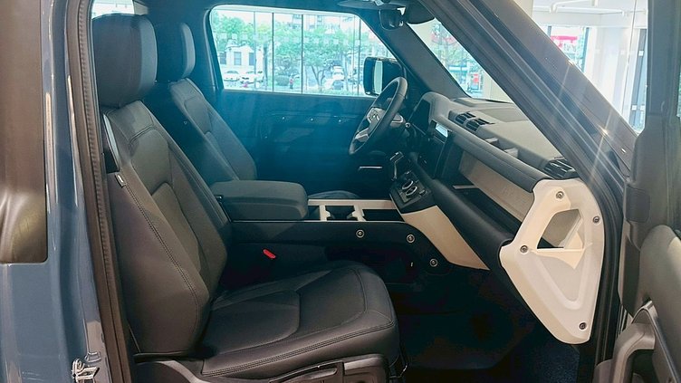 2025 新車 Land Rover Defender 90 Tasman Blue D300 S