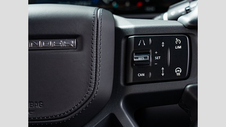 2023 認定中古車 Land Rover Defender 110 ハクバシルバー D300 AWD（AT） X　D300