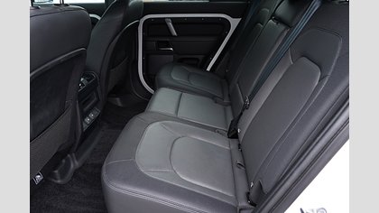 Defender 110 4