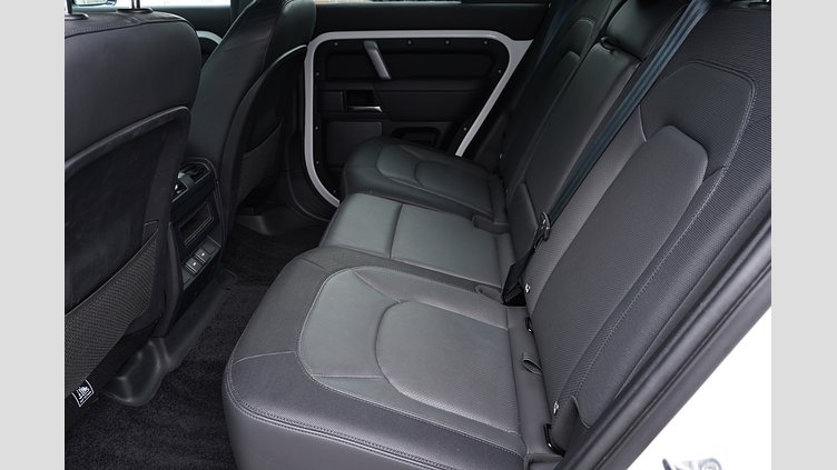 2023 認定中古車 Land Rover Defender 110 フジホワイト D300 AWD（AT） X-DYNAMIC HSE