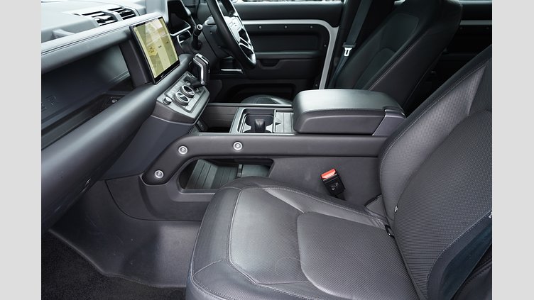 2023 認定中古車 Land Rover Defender 110 フジホワイト D300 AWD（AT） X-DYNAMIC HSE