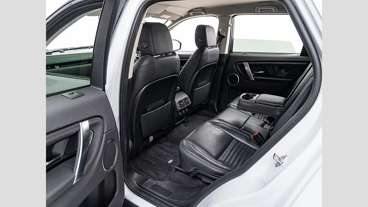 2019 認定中古車 Land Rover Discovery Sport ユーロンホワイト D180 AWD（オートマチック） ベースグレード　D180　5人乗り