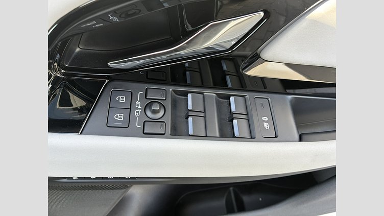 2023 認定中古車 Land Rover Range Rover Evoque アロイオスグレイ D200マイルドハイブリッド（ディーゼル） スタンダードホイールベース DYNAMIC SE