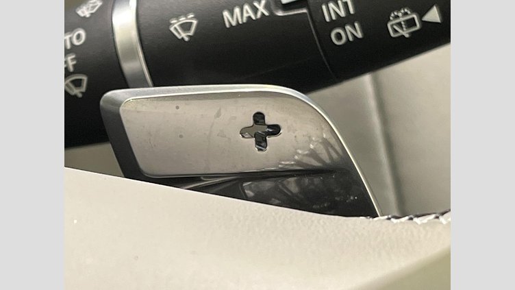 2023 認定中古車 Land Rover Range Rover Velar サントリーニブラック D200マイルドハイブリッド（ディーゼル） Standard Wheelbase Dynamic SE