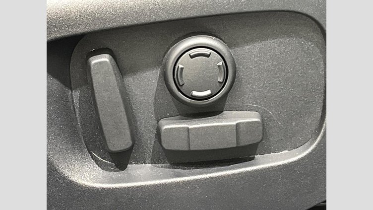 2023 認定中古車 Land Rover Range Rover Velar サントリーニブラック D200マイルドハイブリッド（ディーゼル） Standard Wheelbase Dynamic SE