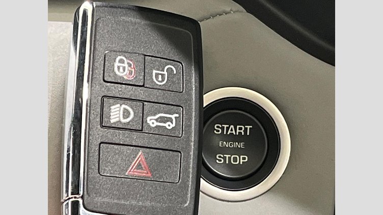 2023 認定中古車 Land Rover Range Rover Velar サントリーニブラック D200マイルドハイブリッド（ディーゼル） Standard Wheelbase Dynamic SE