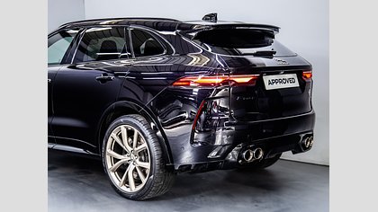 F-Pace 9