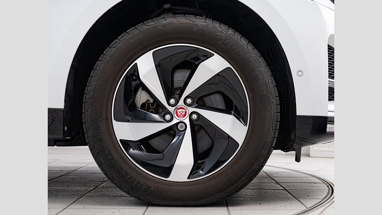 2021 認定中古車 Jaguar F-Pace フジホワイト P250 AWD（オートマチック） S