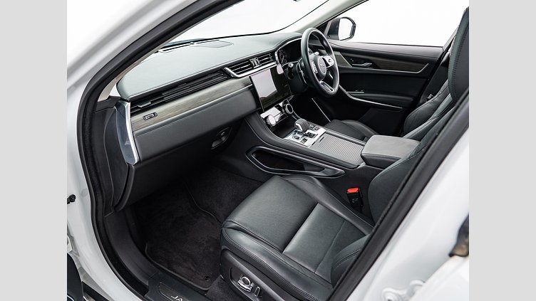 2021 認定中古車 Jaguar F-Pace フジホワイト P250 AWD（オートマチック） S