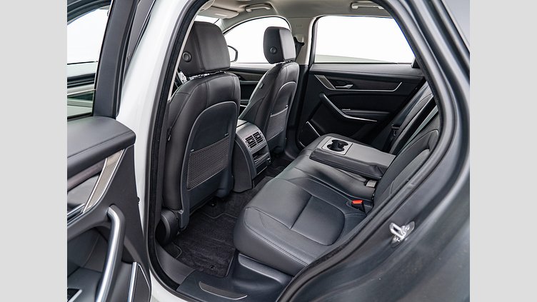 2021 認定中古車 Jaguar F-Pace フジホワイト P250 AWD（オートマチック） S