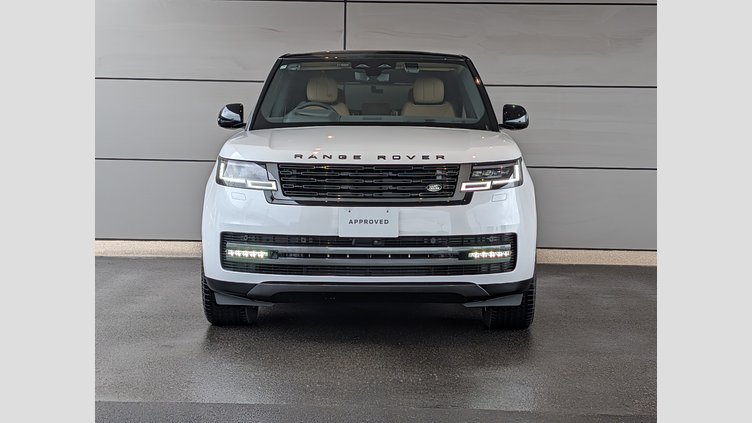 2024 認定中古車 Land Rover Range Rover オストゥーニパールホワイト（お取り扱いの有無については正規ディーラーにお問い合わせください） P550 AWD PHEV（AT） スタンダードホイールベース HSE
